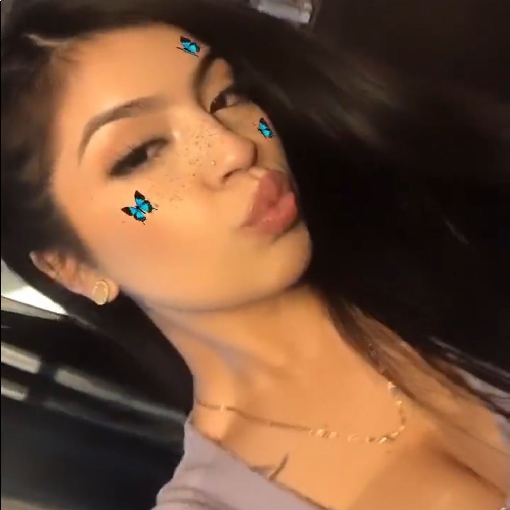 Meet your Posher, Felicia